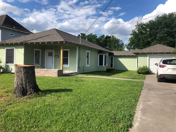 $242,500 | 710 Fahrenthold Street, El Campo, TX 77437