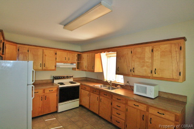 83 Sutton Avenue Reedville, VA 22539 - Photo 2 of 13