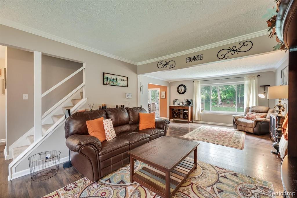 1689 Morningside Lane Rochester Hills, MI 48307 - Photo 7 of 33