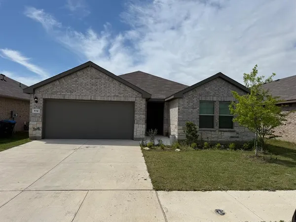 $2,695 | 112 Piping Rock Drive, Fort Worth, TX 76131