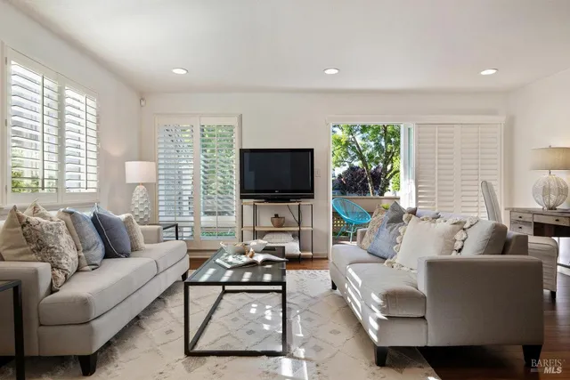 $1,050,000 | 206 Paseo Bernal, Moraga, CA 94556