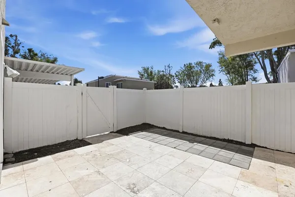 $3,995 | 1237 Evergreen Drive, Cardiff-by-the-Sea, CA 92007