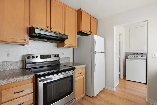 $3,995 | 1237 Evergreen Drive, Cardiff-by-the-Sea, CA 92007