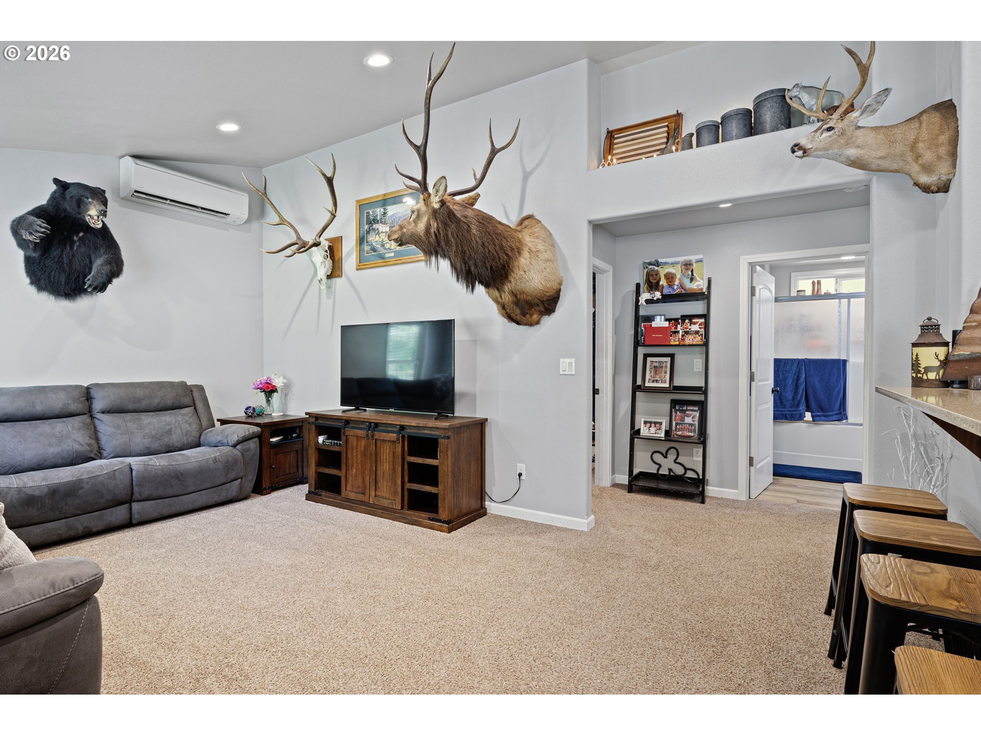 1462 Schad Road Elkton, OR 97436 - Photo 20 of 48 Living Room