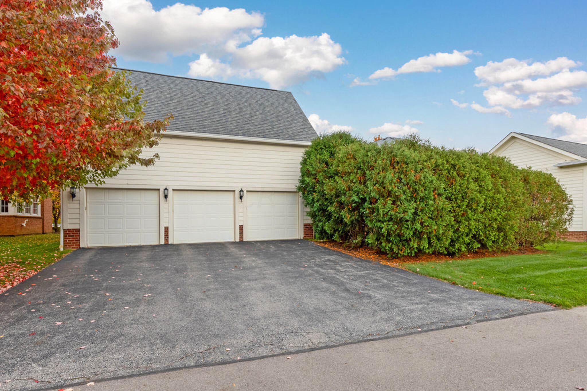 7255 Southfield Road New Albany, OH 43054 - Photo 40 of 44 Garage