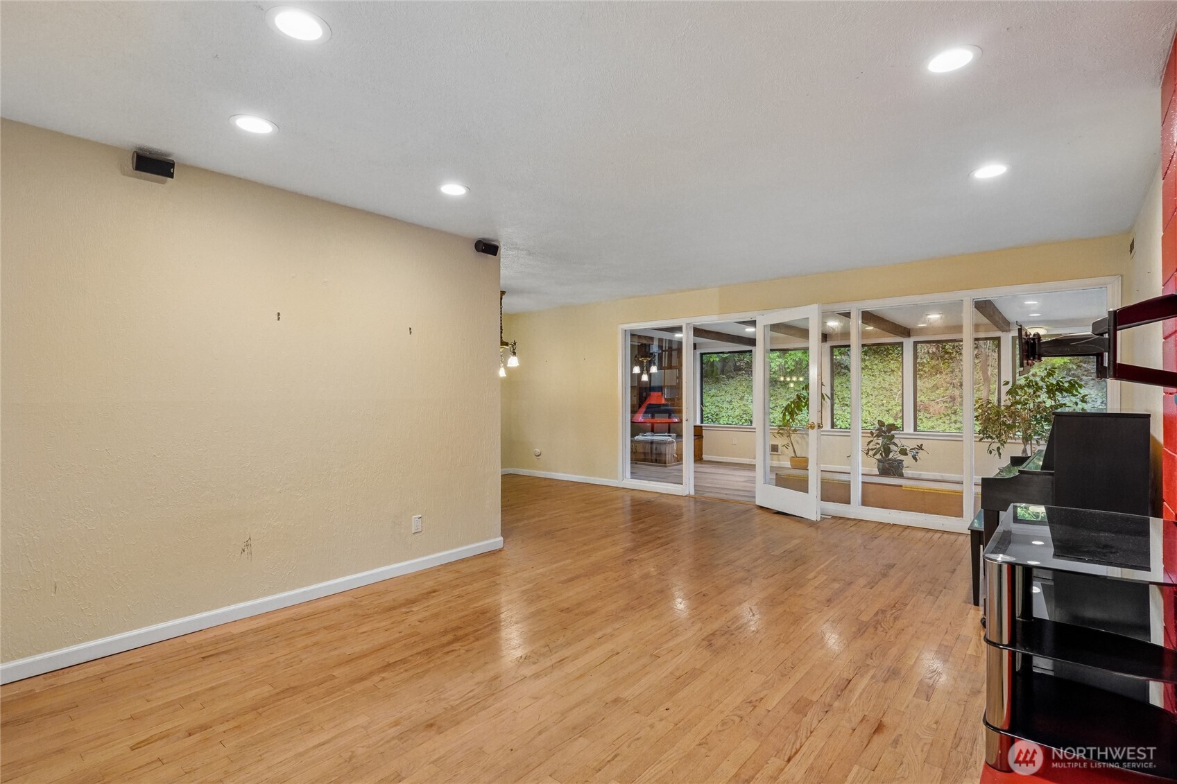 4223 Robin Road West University Place, WA 98466 - Photo 6 of 39 Gallery Image 6
