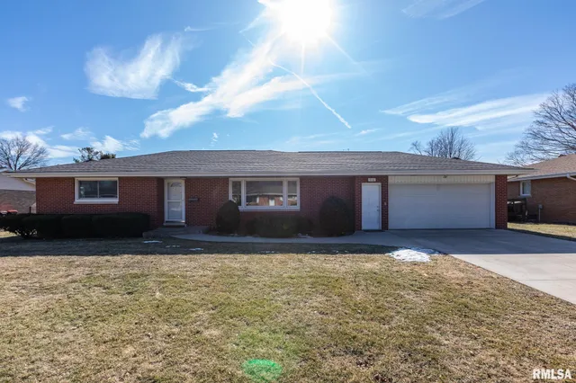 $210,000 | 916 East Emerson Street, Morton, IL 61550