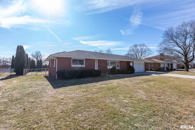 $210,000 | 916 East Emerson Street, Morton, IL 61550