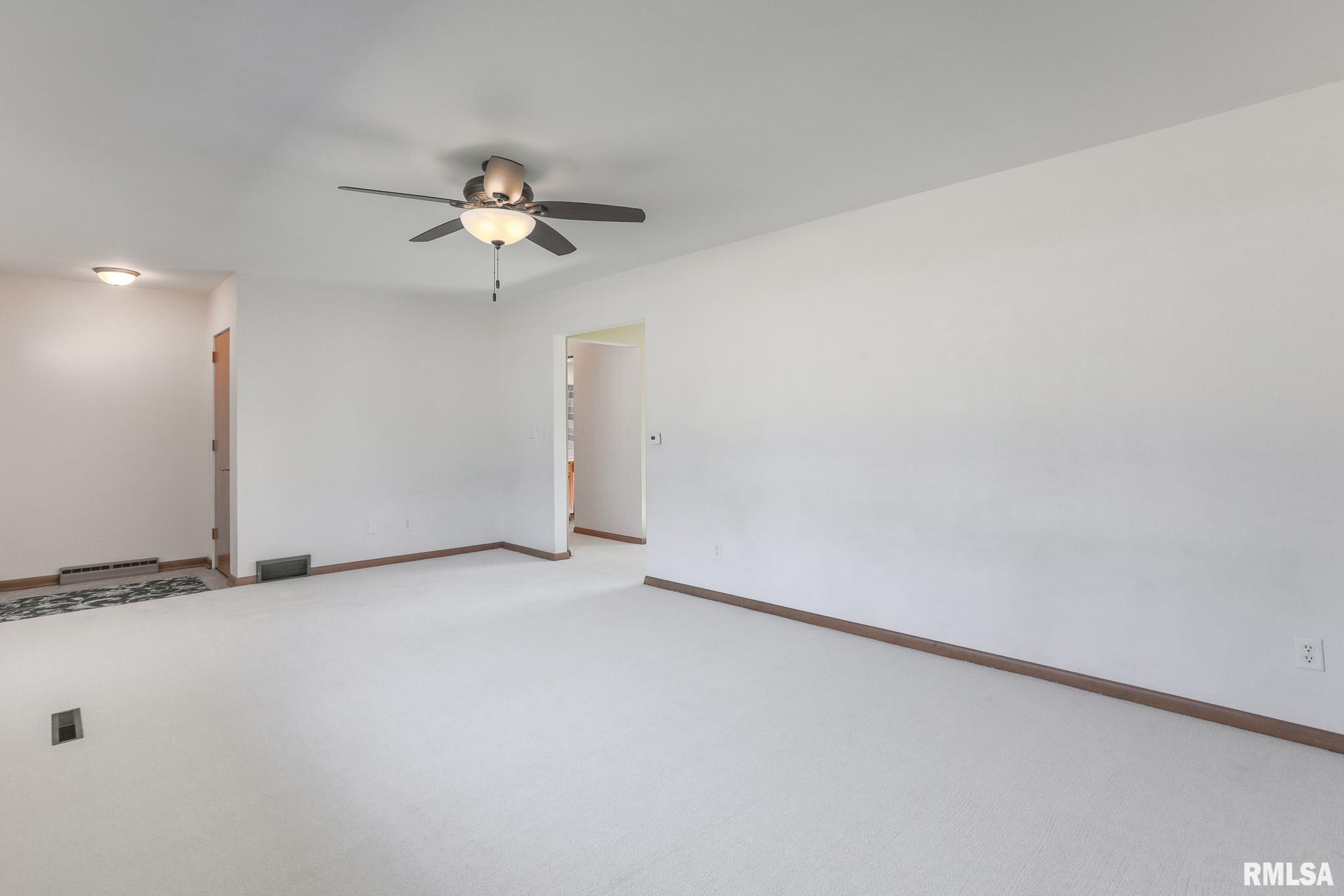 916 East Emerson Street Morton, IL 61550 - Photo 4 of 24