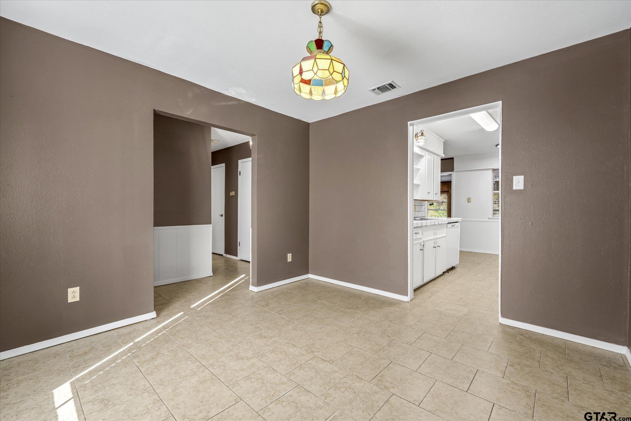 856 Ave A Canton, TX 75103 - Photo 18 of 40 a view of a hallway to a room