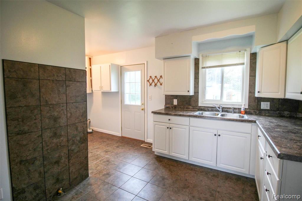 14265 North Genesee Road Clio, MI 48420 - Photo 10 of 24