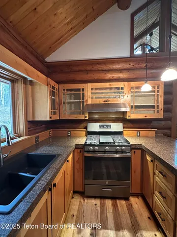 $2,100,000 | 3950 Redtop Lane, Wilson, WY 83014