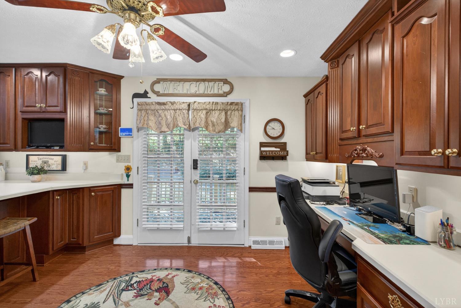 185 Clearview Circle Rustburg, VA 24588 - Photo 18 of 43 a workspace with cabinets