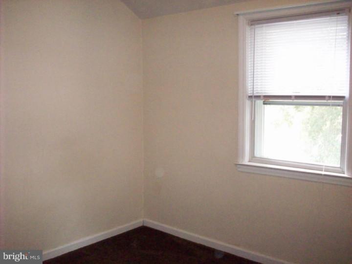 359 Holt Lane Springfield, PA 19064 - Photo 8 of 15 Bedroom 3