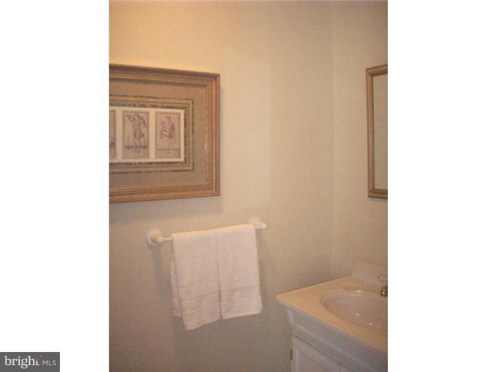 359 Holt Lane Springfield, PA 19064 - Photo 10 of 15 Half Bath