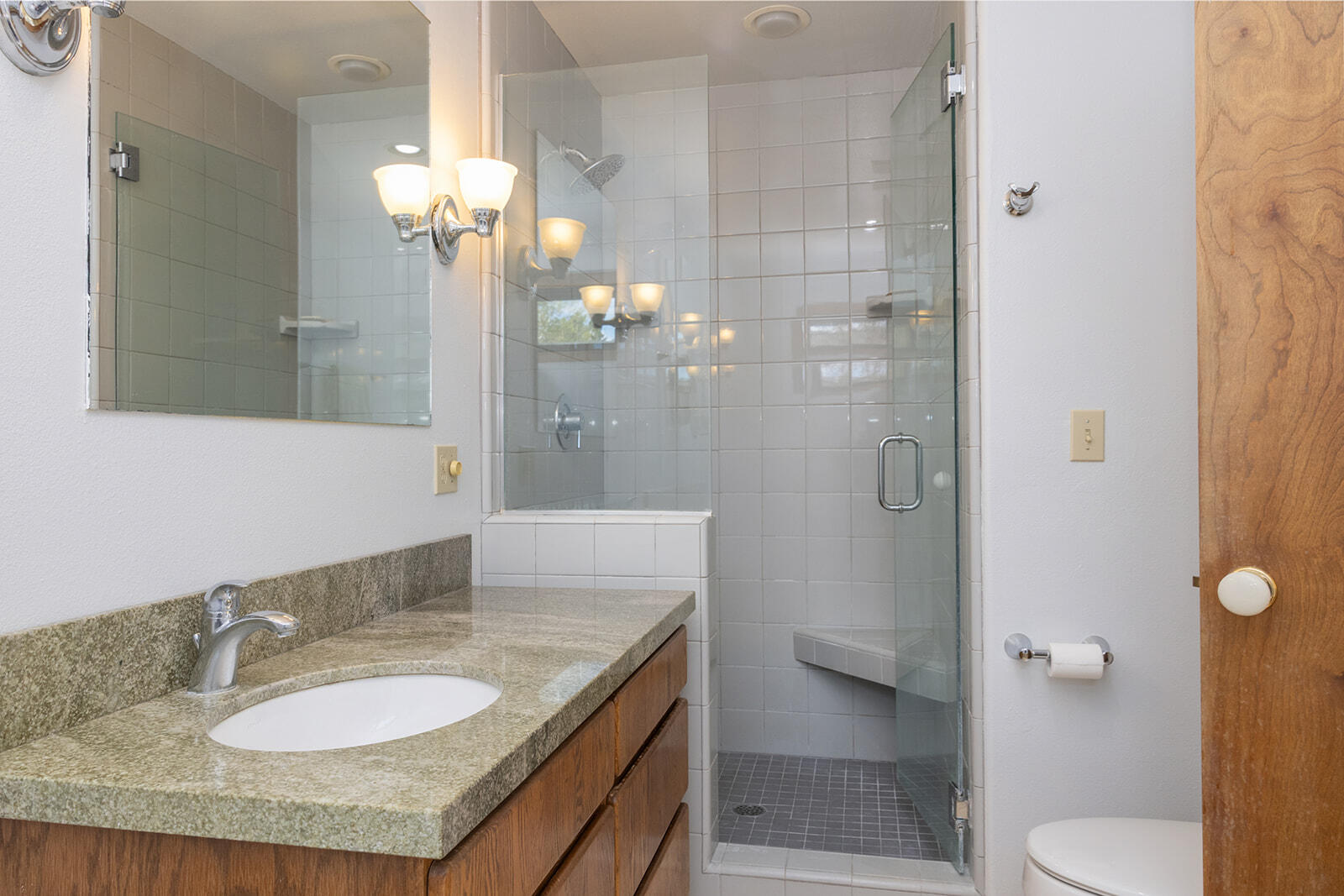 541 Shoshone Drive Hailey, ID 83333 - Photo 15 of 42 Walk in Shower