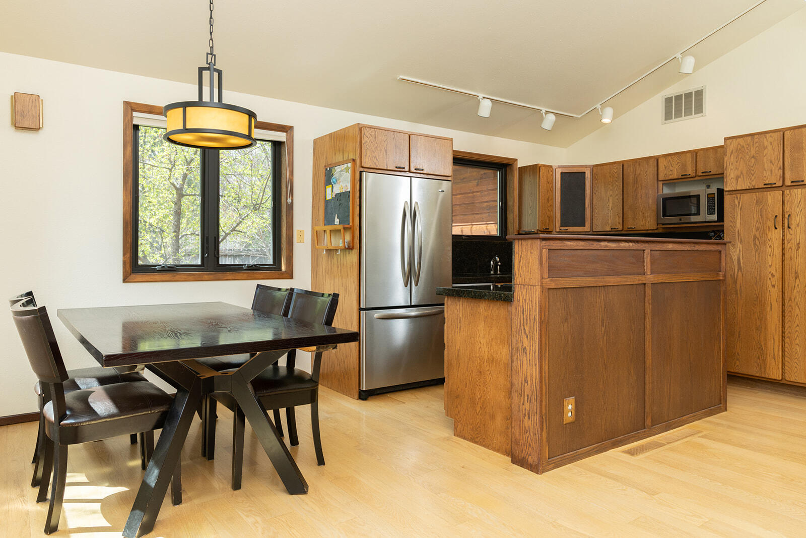 541 Shoshone Drive Hailey, ID 83333 - Photo 7 of 42 Dining Kitchen