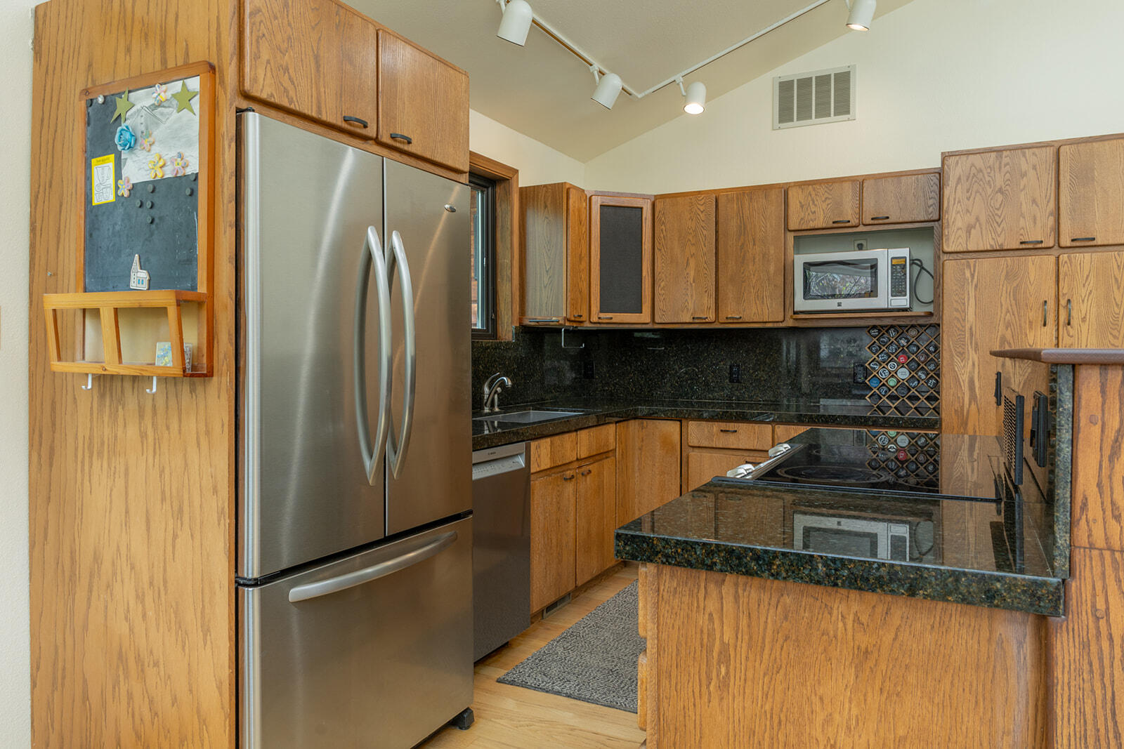 541 Shoshone Drive Hailey, ID 83333 - Photo 8 of 42 Kitchen
