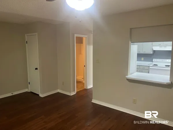 $1,300 | 600 Cheshire Lane, Unit 9, Daphne, AL 36526