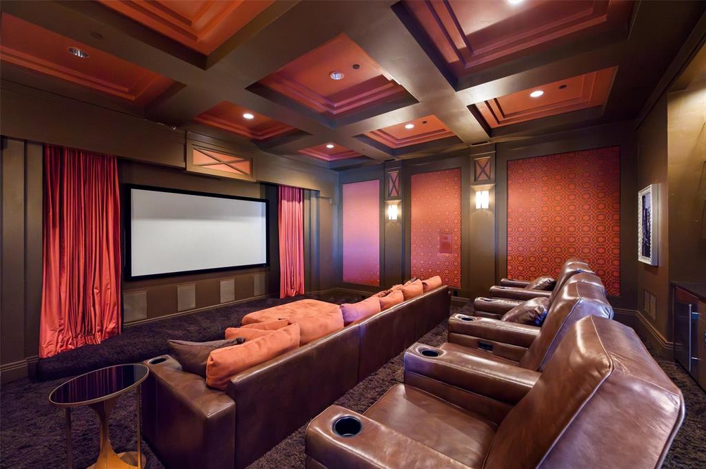 940 Dove Road Southlake, TX 76092 - Photo 22 of 34 a room with furniture