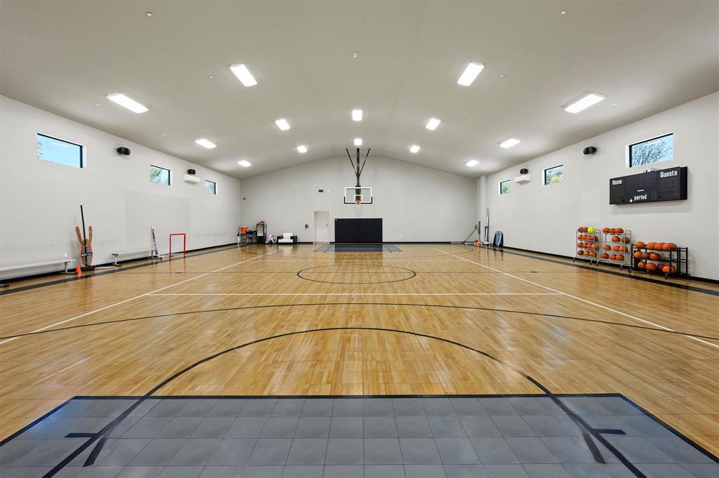 940 Dove Road Southlake, TX 76092 - Photo 32 of 34 a room with gym equipment