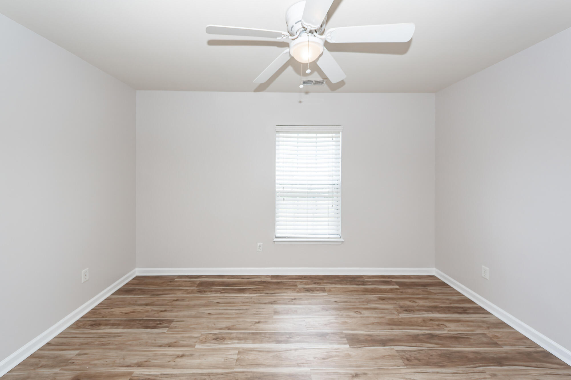 140 Decatur Drive Summerville, SC 29486 - Photo 27 of 58 Office/flex/1st floor bdrm if needed?