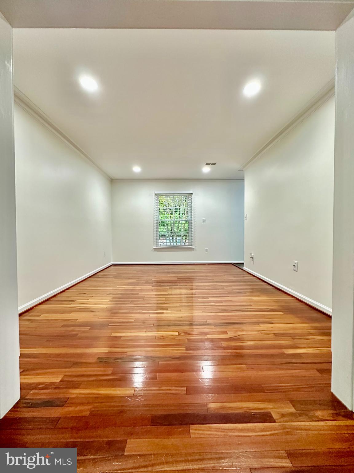 5230 Lonsdale Drive Springfield, VA 22151 - Photo 2 of 25 a view of room