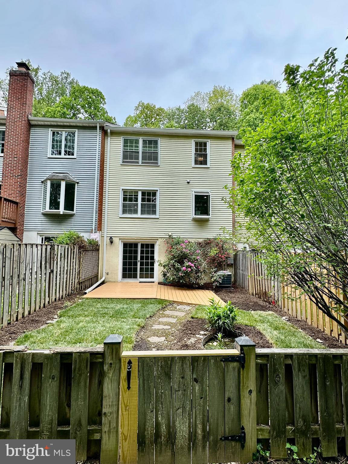 5230 Lonsdale Drive Springfield, VA 22151 - Photo 23 of 25 a house view with a garden space