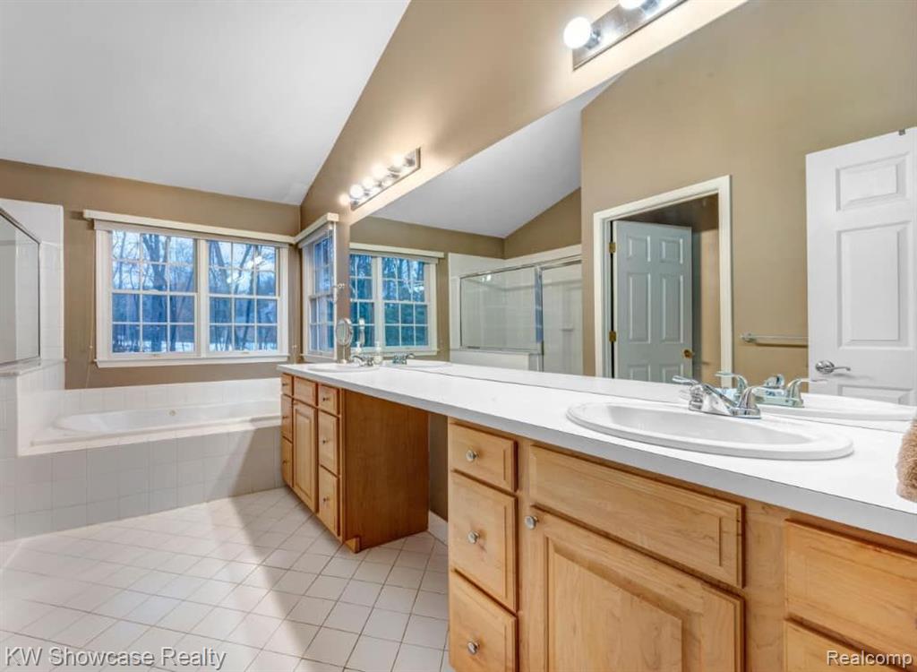 585 Timber Ridge Drive Highland, MI 48357 - Photo 12 of 31