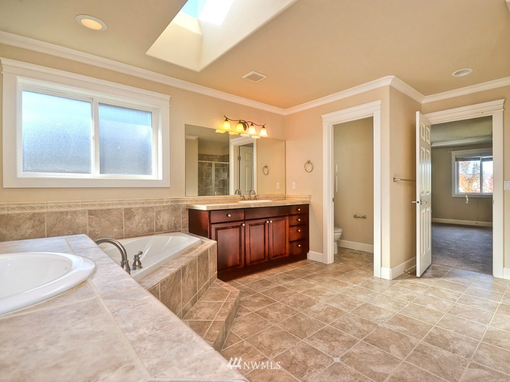 6158 Northeast 3rd Court Renton, WA 98059 - Photo 13 of 20