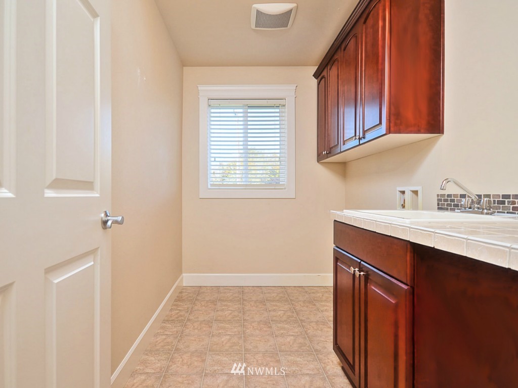 6158 Northeast 3rd Court Renton, WA 98059 - Photo 17 of 20