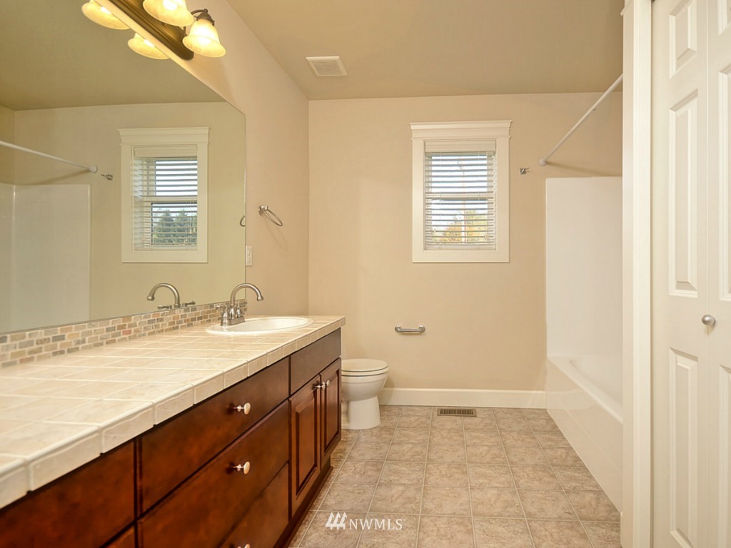 6158 Northeast 3rd Court Renton, WA 98059 - Photo 18 of 20