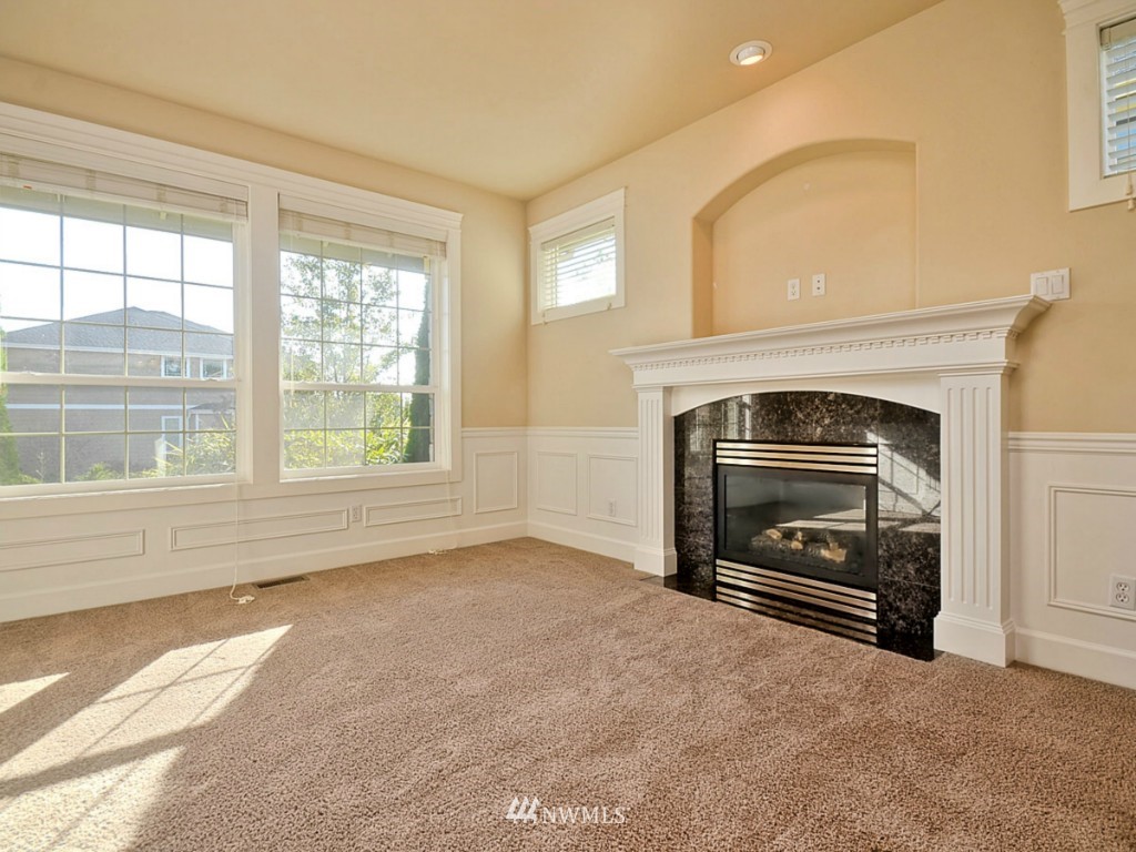 6158 Northeast 3rd Court Renton, WA 98059 - Photo 4 of 20