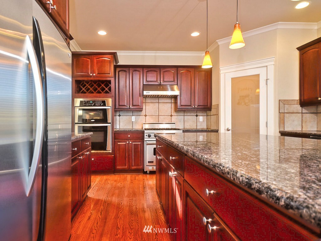 6158 Northeast 3rd Court Renton, WA 98059 - Photo 5 of 20