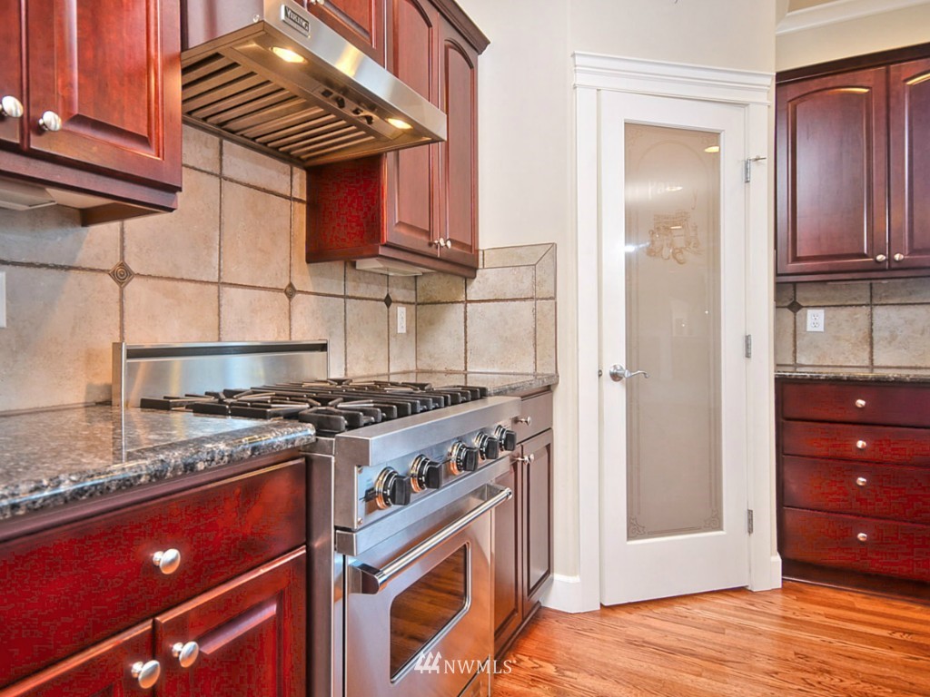6158 Northeast 3rd Court Renton, WA 98059 - Photo 6 of 20
