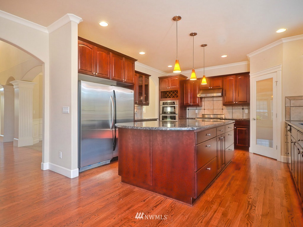 6158 Northeast 3rd Court Renton, WA 98059 - Photo 7 of 20