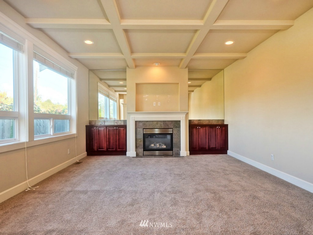 6158 Northeast 3rd Court Renton, WA 98059 - Photo 8 of 20
