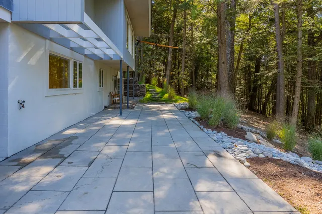 $1,690,000 | 25 Hemlock Road, Hanover, NH 03755