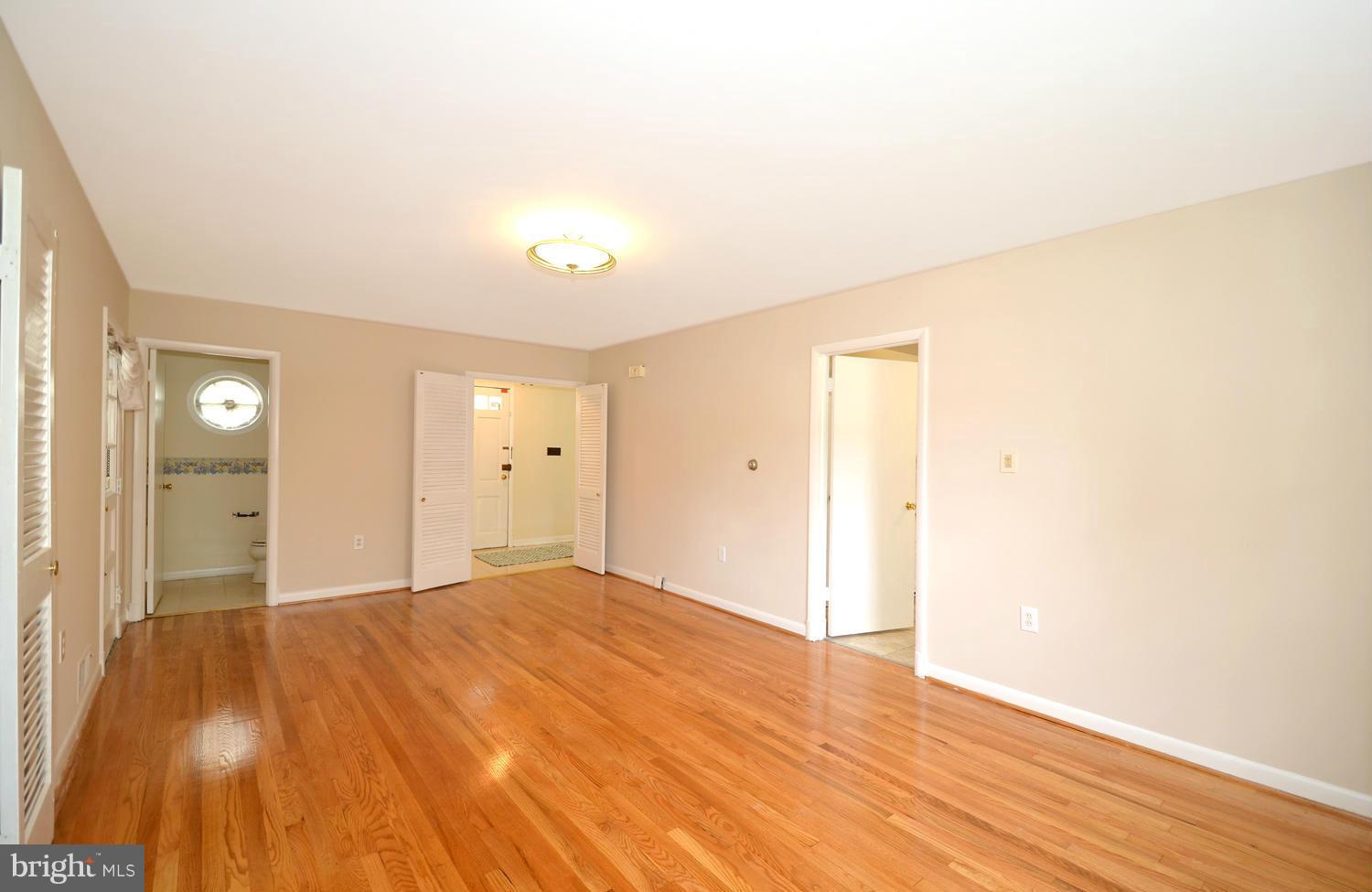 6507 Winnepeg Road Bethesda, MD 20817 - Photo 11 of 28 Family Room