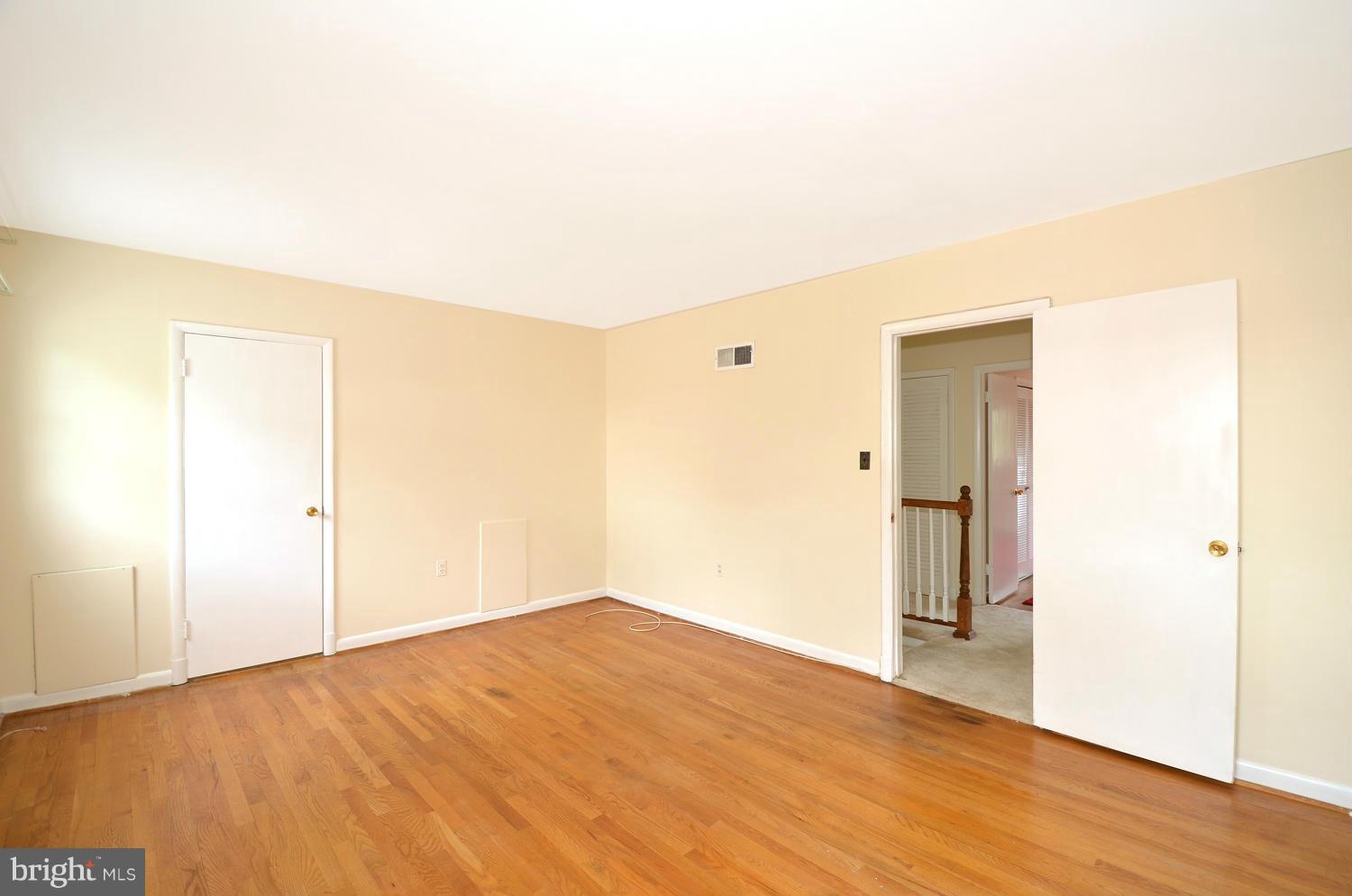 6507 Winnepeg Road Bethesda, MD 20817 - Photo 14 of 28 Bedroom (Master)