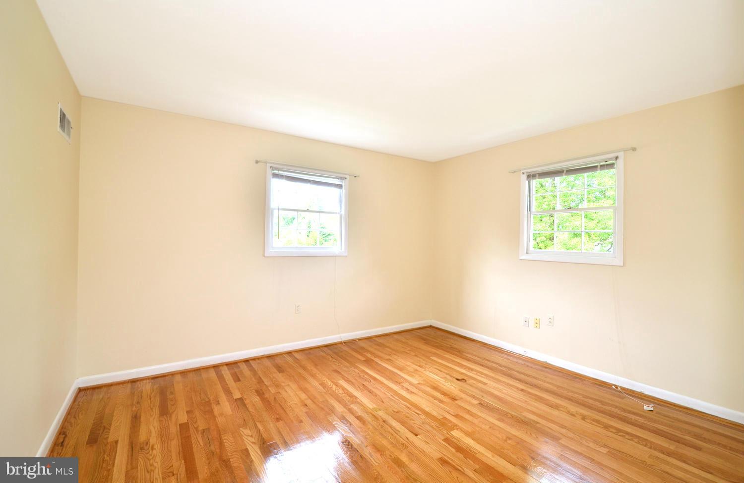 6507 Winnepeg Road Bethesda, MD 20817 - Photo 17 of 28 Bedroom