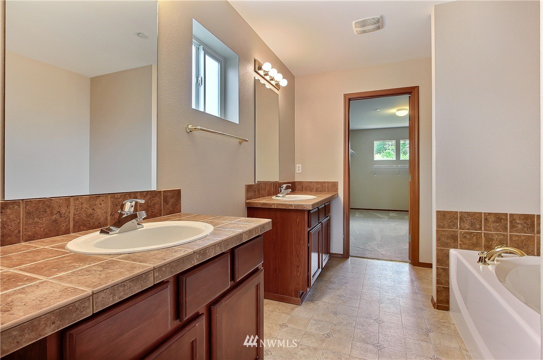 1352 Foreman Road DuPont, WA 98327 - Photo 12 of 14