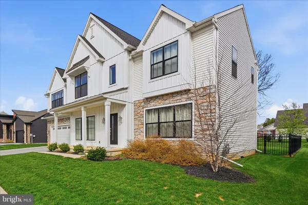 $820,000 | 203 Wright Drive, Mechanicsburg, PA 17055