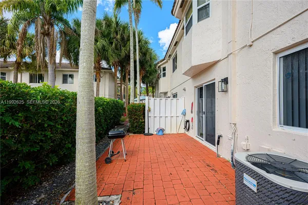 $2,350 | 7760 Northwest 22nd Street, Unit 103, Pembroke Pines, FL 33024