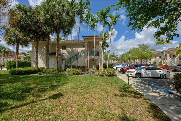 $2,350 | 7760 Northwest 22nd Street, Unit 103, Pembroke Pines, FL 33024