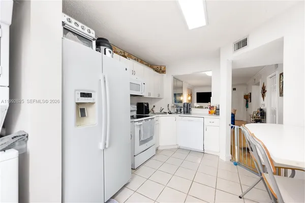 $2,350 | 7760 Northwest 22nd Street, Unit 103, Pembroke Pines, FL 33024