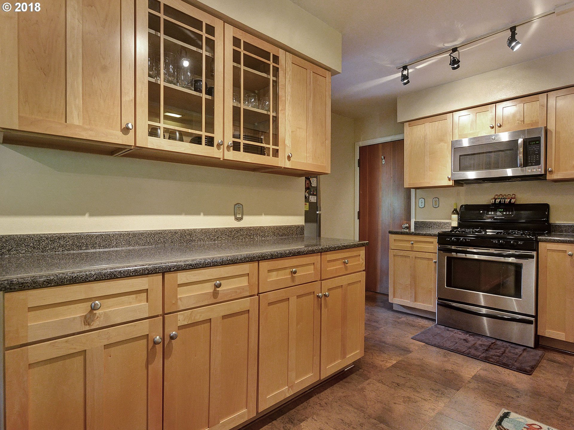 10100 Southwest Lancaster Road Portland, OR 97219 - Photo 11 of 32 Gallery Image 11