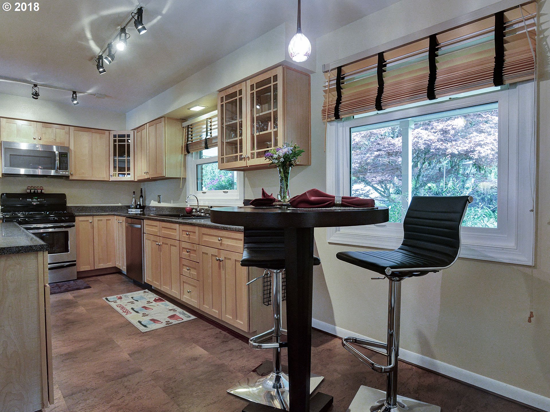 10100 Southwest Lancaster Road Portland, OR 97219 - Photo 9 of 32 Gallery Image 9