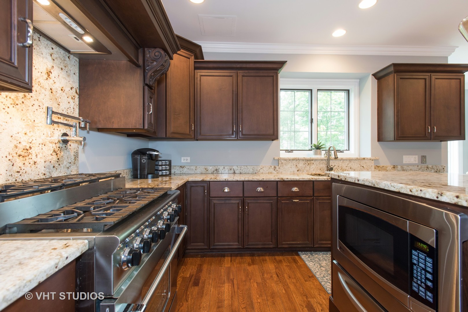 1908 Driving Park Road Wheaton, IL 60187 - Photo 12 of 31