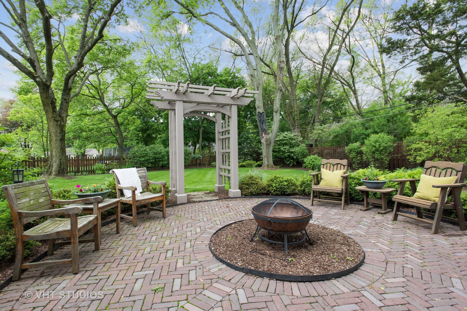1908 Driving Park Road Wheaton, IL 60187 - Photo 3 of 31